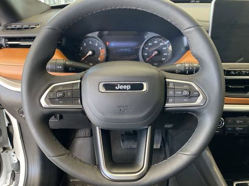 Used 2025 Jeep Compass Limited AWD/4WD image 17