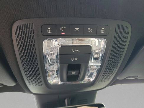 Used 2026 Mercedes-Benz GLB 250 image 32