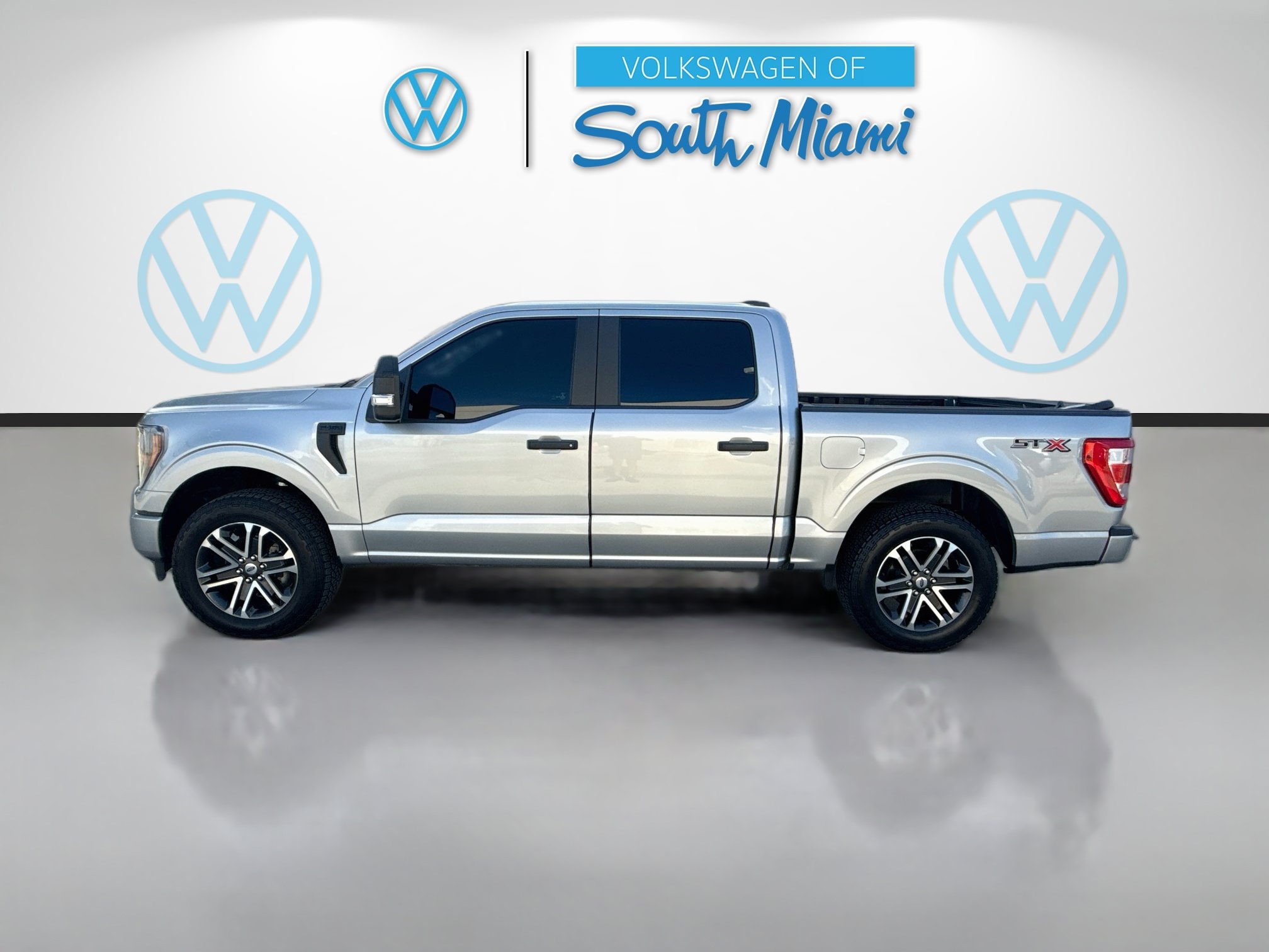 Used 2023 Ford F150 XL RWD image 4