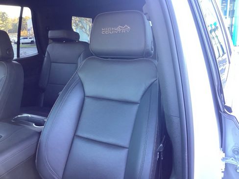 Used 2023 Chevrolet Tahoe High Country w/ Premium Package image 11