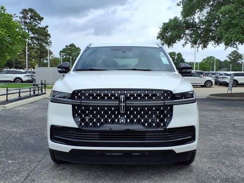New 2026 Lincoln Navigator L Black Label AWD/4WD image 3