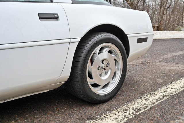 Used 1995 Chevrolet Corvette Coupe RWD image 59