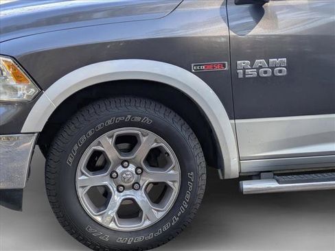 Used 2016 RAM 1500 Laramie w/ Convenience Group image 9