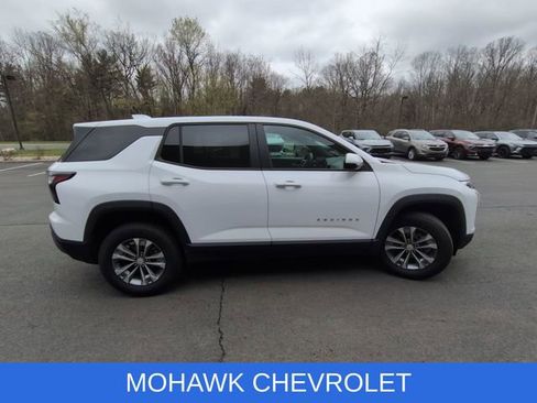 Used 2025 Chevrolet Equinox LT AWD/4WD image 14