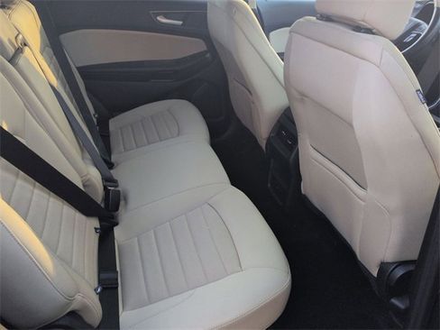 Used 2024 Ford Edge SE image 28