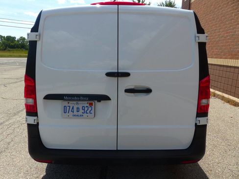 Used 2022 Mercedes-Benz Metris image 7