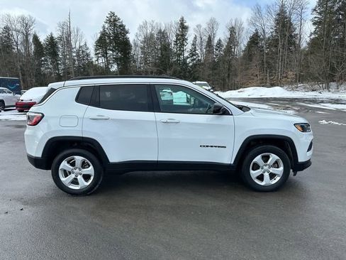 Used 2022 Jeep Compass Latitude w/ Convenience Group AWD/4WD image 6