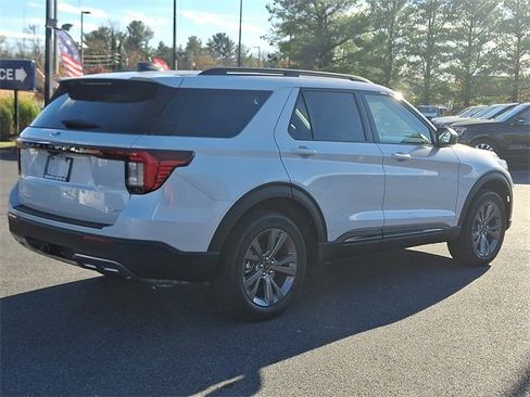 New 2026 Ford Explorer Active image 3