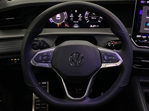 New 2026 Volkswagen Tiguan SE R-Line image 14