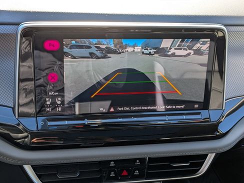 Used 2025 Volkswagen Atlas Peak Edition SE image 22