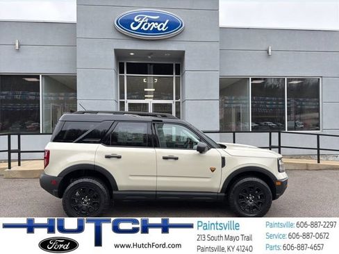 Used 2025 Ford Bronco Sport Badlands AWD/4WD image 2
