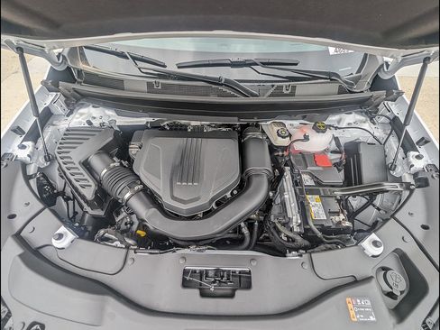 New 2026 Chevrolet Traverse LT w/ LPO, Floor Liner Package FWD image 11