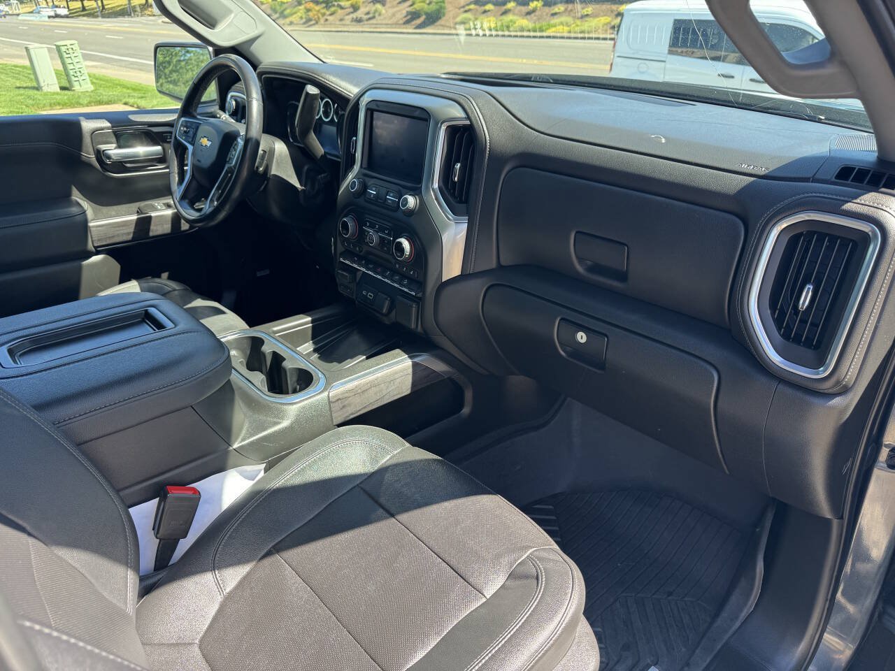 Used 2022 Chevrolet Silverado 1500 LTZ AWD/4WD image 15