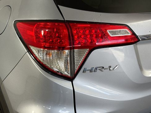 Used 2021 Honda HR-V LX image 35