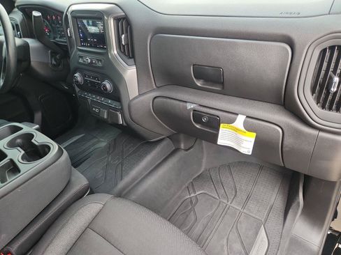Used 2024 Chevrolet Silverado 1500 Custom Trail Boss AWD/4WD image 27