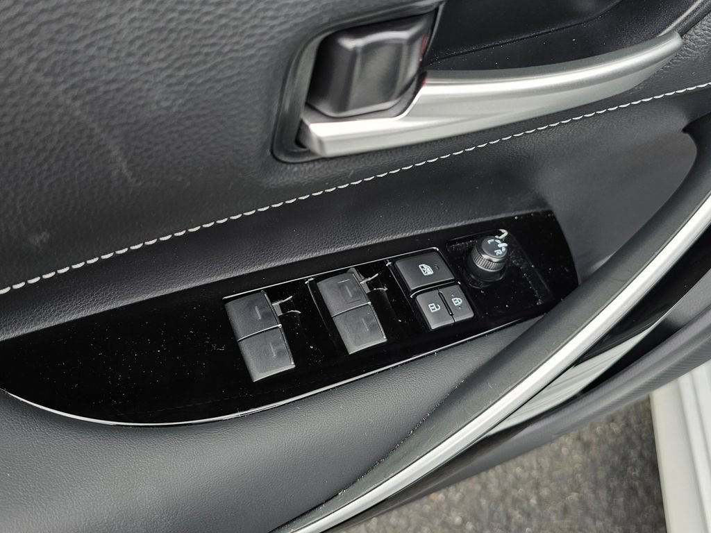 Used 2025 Toyota Corolla XSE FWD image 22