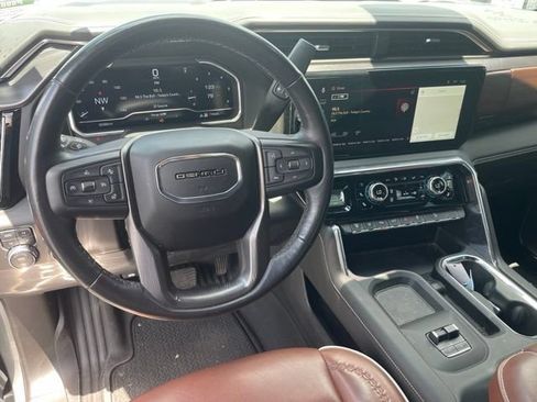 Used 2024 GMC Sierra 2500 Denali Ultimate AWD/4WD image 13