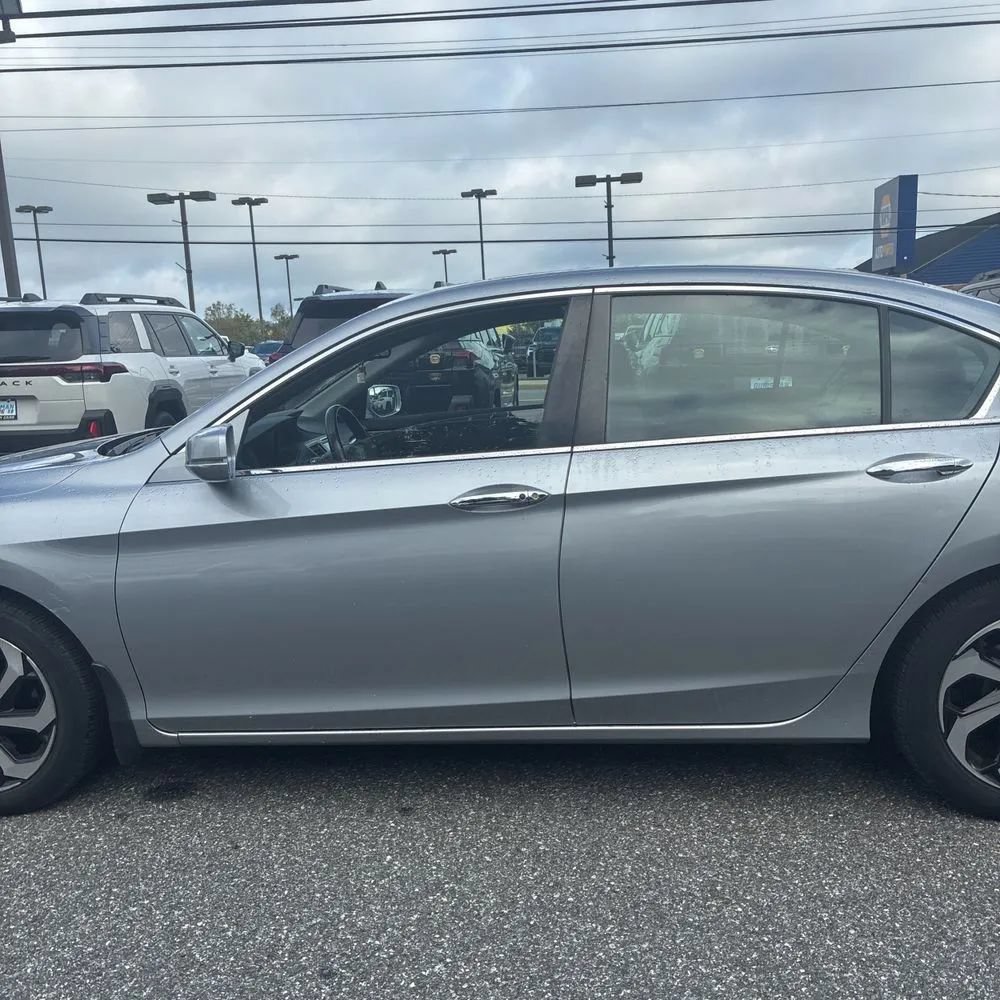 Used 2017 Honda Accord EX-L image 4