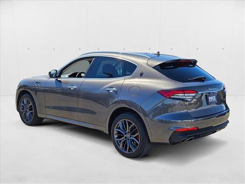 Used 2022 Maserati Levante Modena image 8