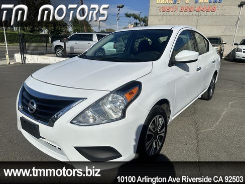 Used 2019 Nissan Versa SV FWD image 1