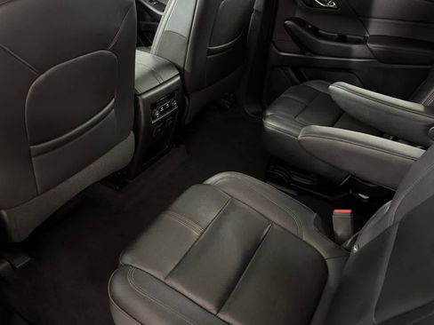Used 2023 Chevrolet Traverse RS AWD/4WD image 4