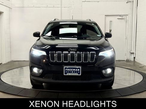 Used 2019 Jeep Cherokee Latitude Plus w/ Cold Weather Group image 3