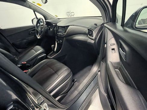 Used 2020 Chevrolet Trax LT w/ Driver Confidence Package image 24