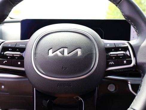 Used 2024 Kia Sorento SX image 28