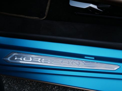 Used 2024 Lamborghini Huracan Tecnica image 14