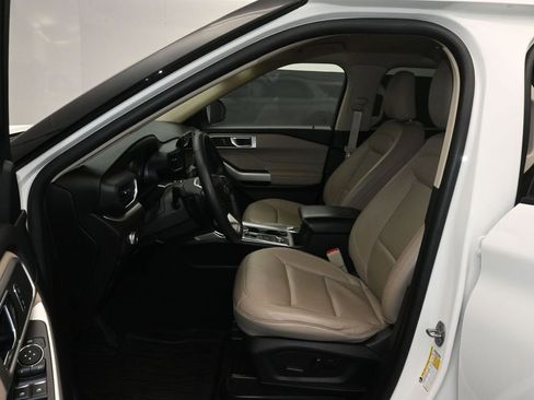 Used 2021 Ford Explorer XLT w/ Equipment Group 202A image 16
