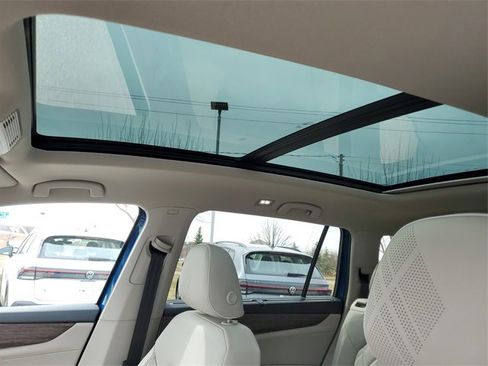 New 2025 Volkswagen Atlas SEL Premium R-Line image 23