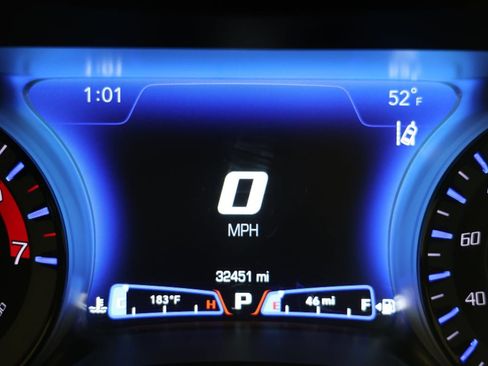 Used 2023 Chrysler 300 C RWD image 12
