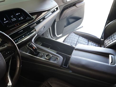 Used 2021 Cadillac Escalade Sport Platinum AWD/4WD image 18