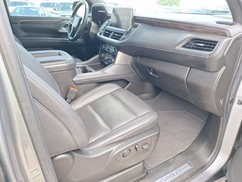 Used 2022 Chevrolet Tahoe LT w/ Luxury Package RWD image 31