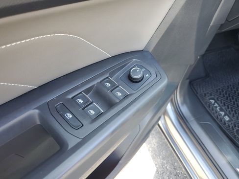 Used 2023 Volkswagen Atlas SE image 21