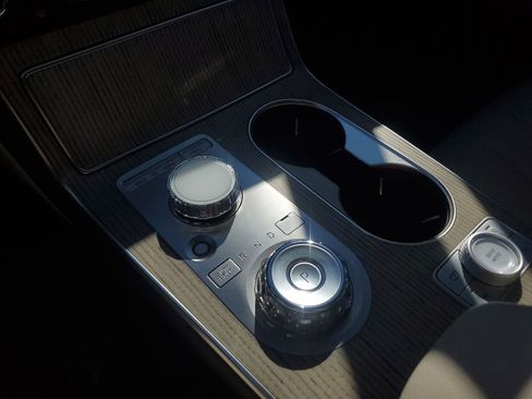 Used 2025 Genesis GV80 2.5T Select image 30