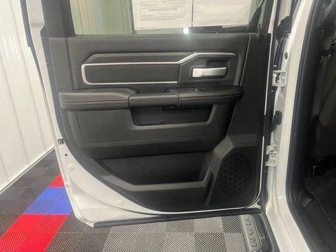 Used 2025 RAM 2500 Big Horn AWD/4WD image 16