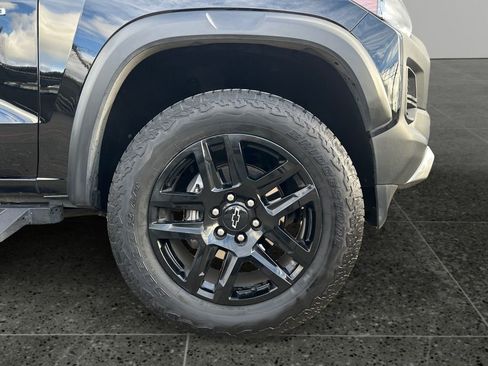 Used 2024 Chevrolet Colorado Trail Boss w/ Technology Package image 9