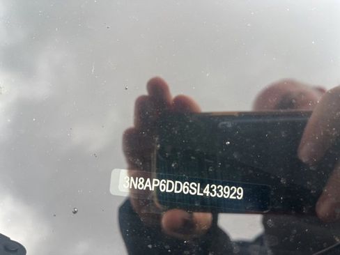 Used 2025 Nissan Kicks SR w/ SR Premium Package image 4