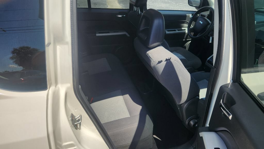Used 2008 Jeep Compass Sport FWD image 17