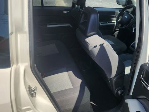 Used 2008 Jeep Compass Sport FWD image 17