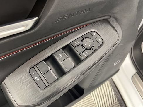 New 2026 Nissan Sentra SR w/ SR Premium Package FWD image 31