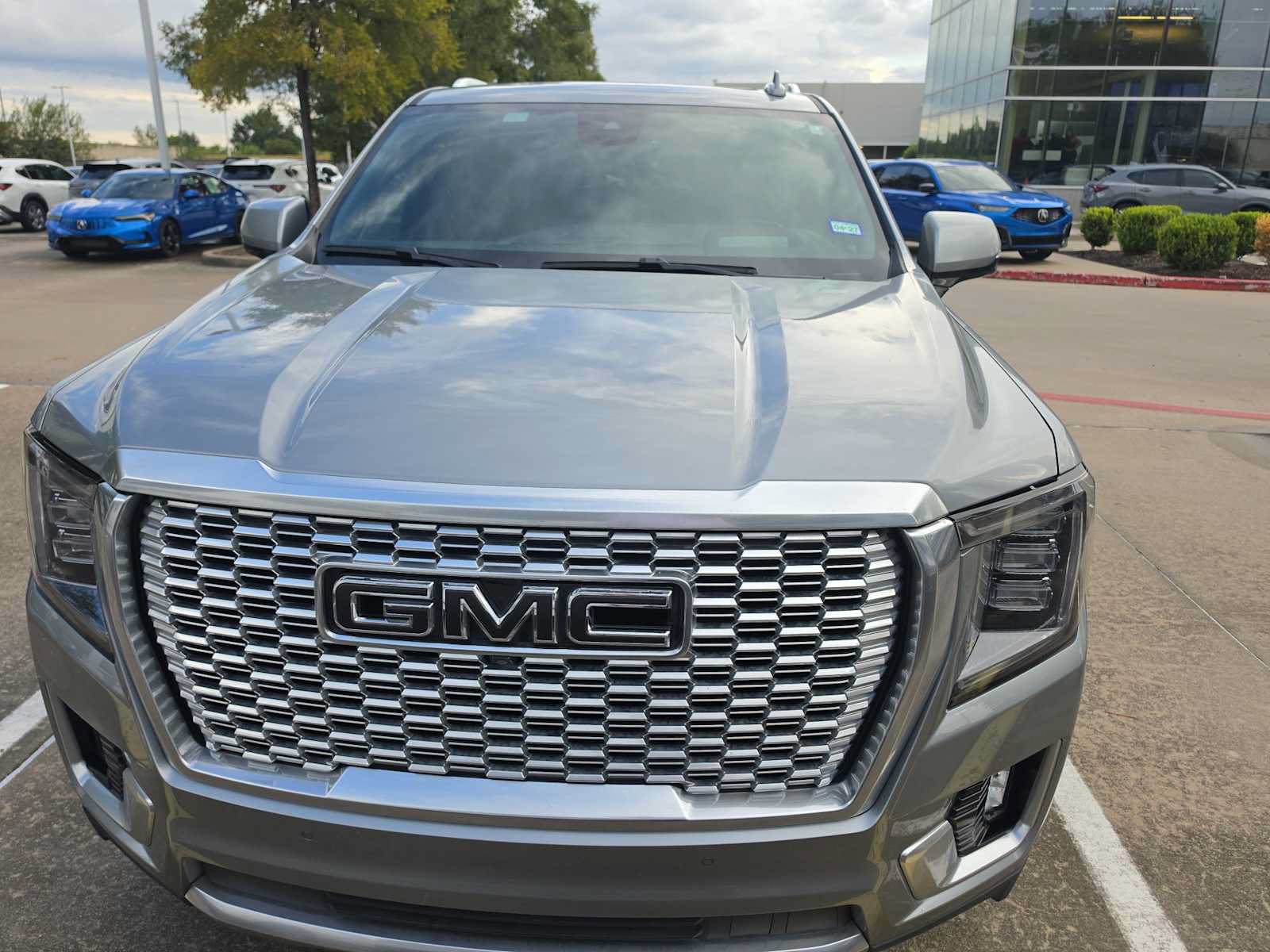 Used 2024 GMC Yukon Denali w/ Advanced Technology Package RWD image 2