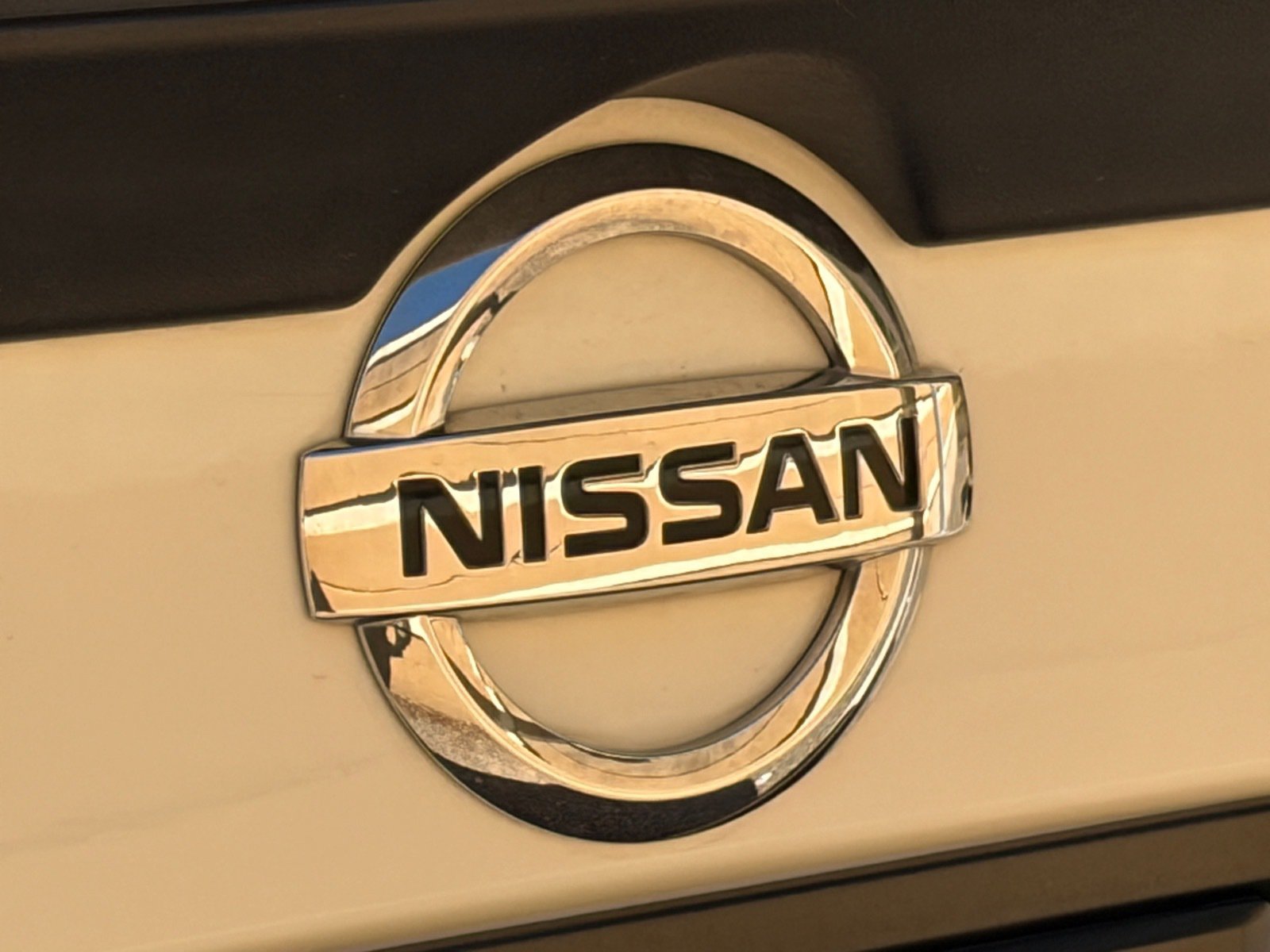 Used 2014 Nissan Titan SV w/ SV Value Truck Package RWD image 7