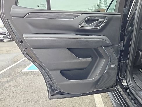 Used 2023 GMC Yukon SLT w/ SLT Premium Package image 41