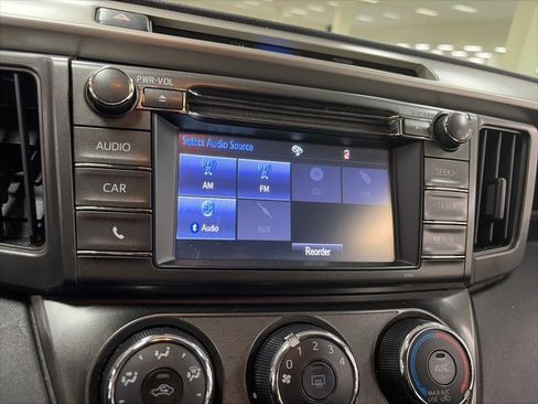 Used 2014 Toyota RAV4 LE image 21