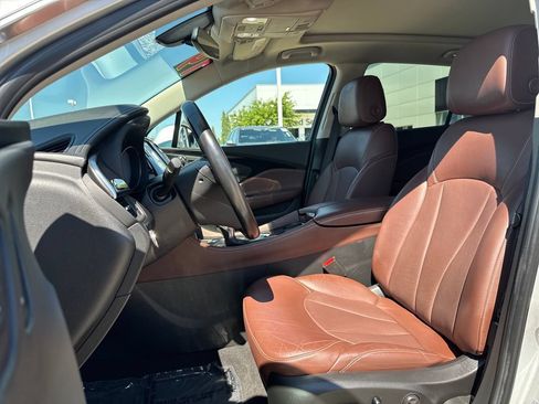 Used 2019 Buick Envision Essence FWD image 13