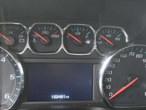 Used 2018 Chevrolet Suburban LT RWD image 10