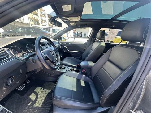 Used 2021 Volkswagen Tiguan SE AWD/4WD image 9