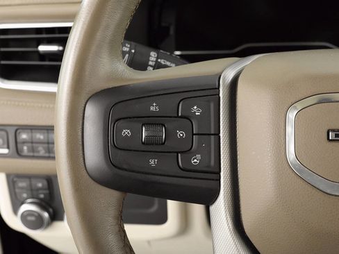 Used 2022 GMC Yukon XL Denali image 19